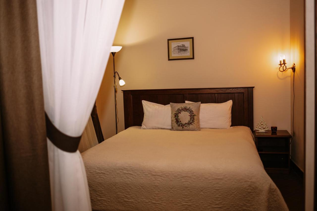 Ekaterinoslav Hotel Dnipro Bagian luar foto