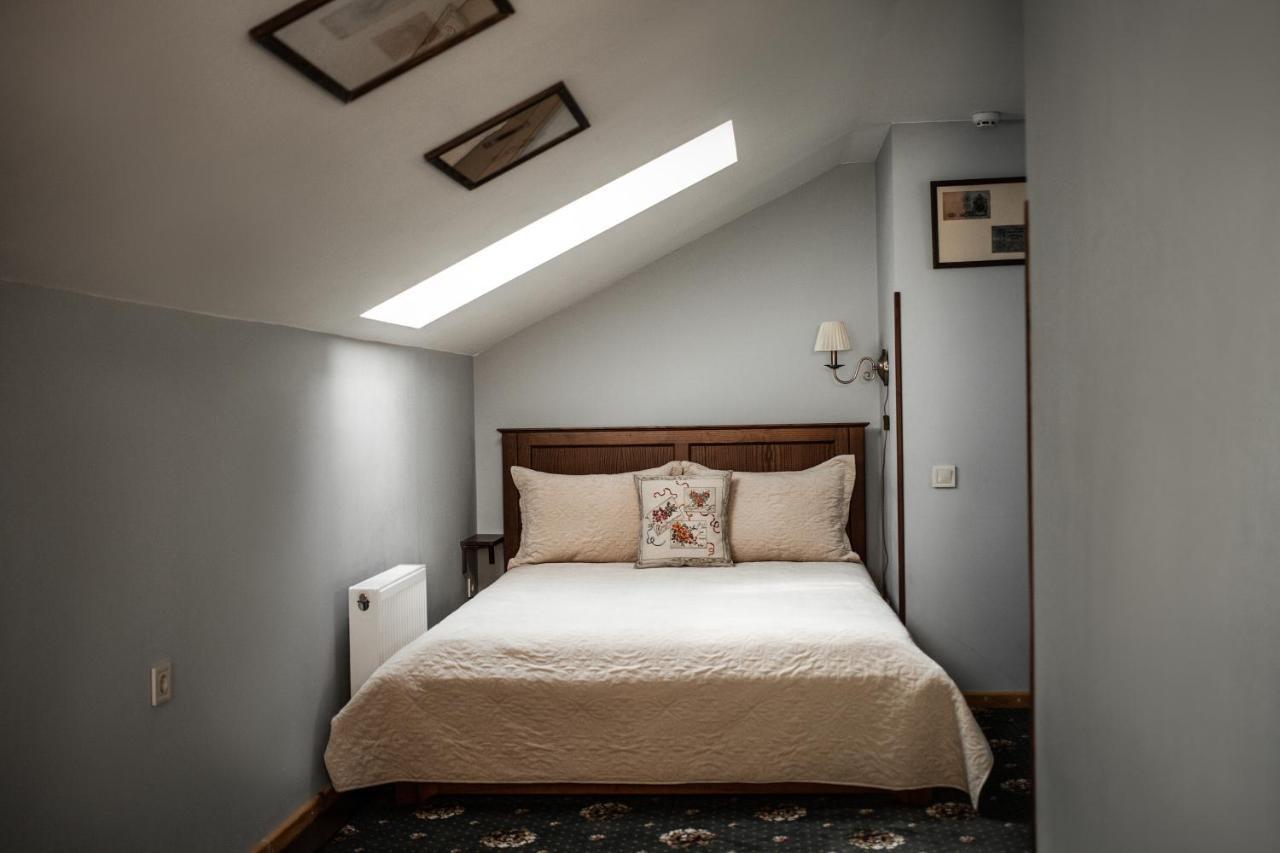 Ekaterinoslav Hotel Dnipro Bagian luar foto