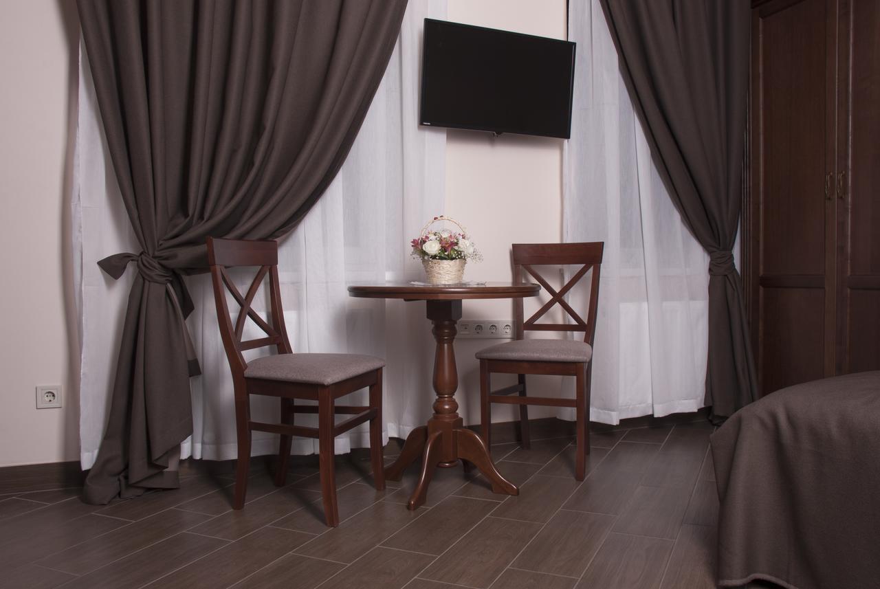 Ekaterinoslav Hotel Dnipro Bagian luar foto