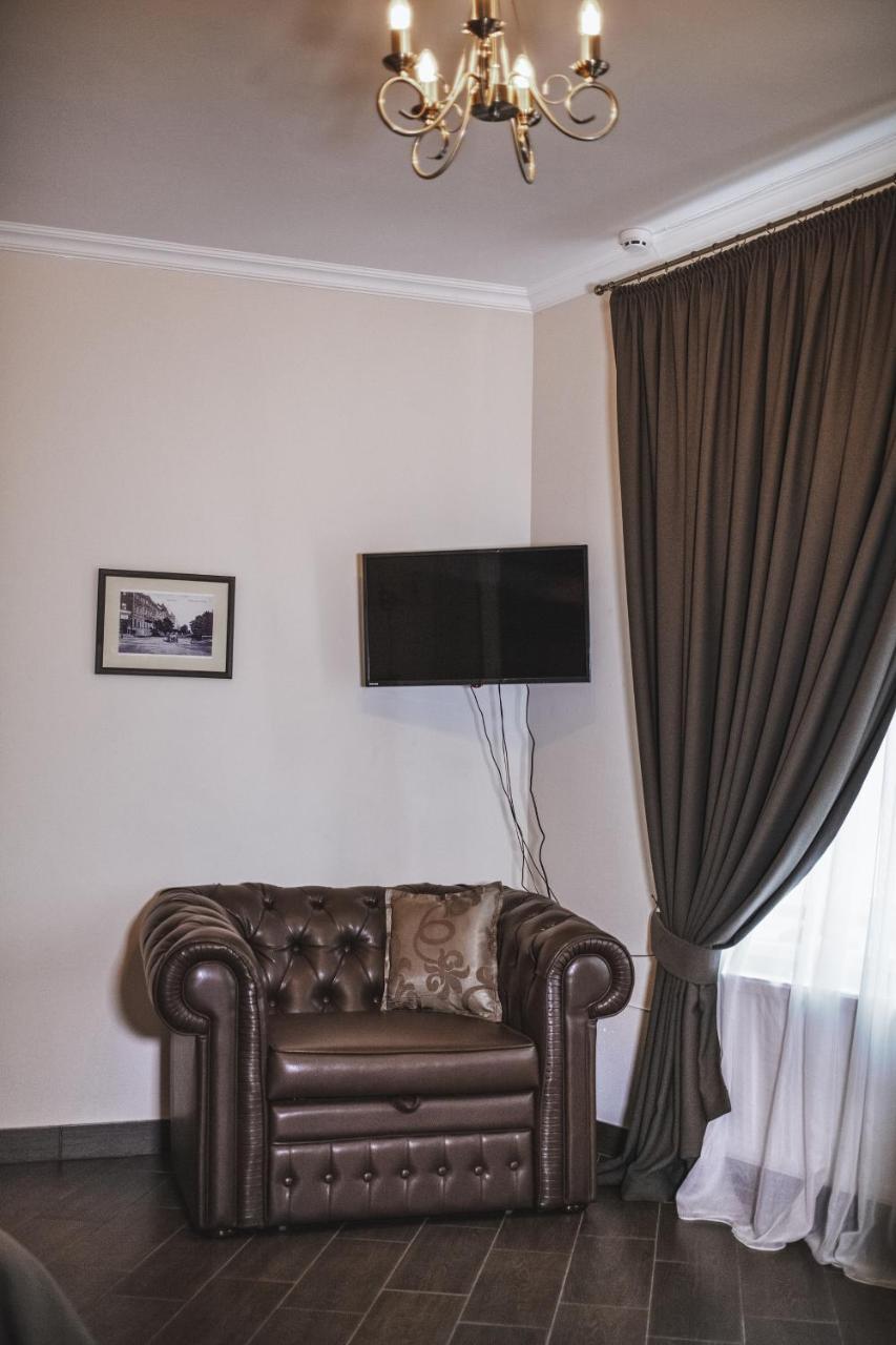 Ekaterinoslav Hotel Dnipro Bagian luar foto