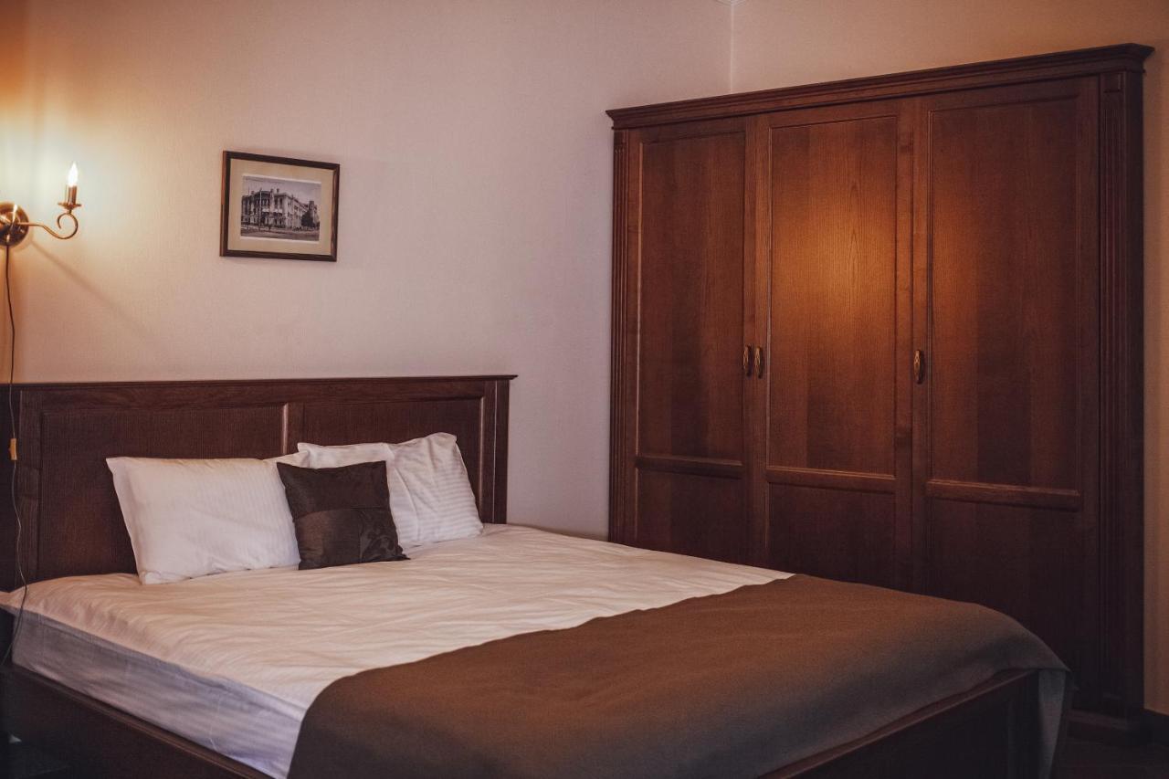 Ekaterinoslav Hotel Dnipro Bagian luar foto