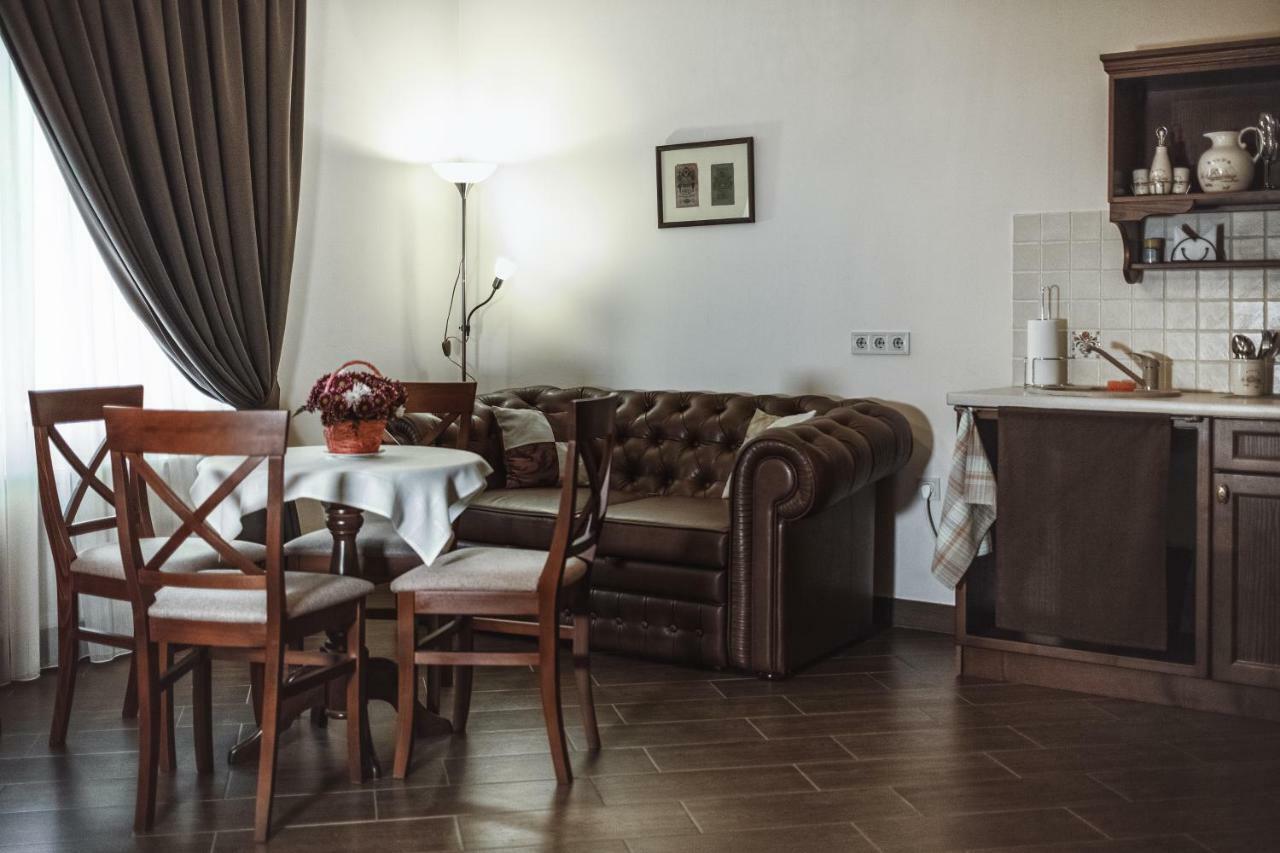 Ekaterinoslav Hotel Dnipro Bagian luar foto